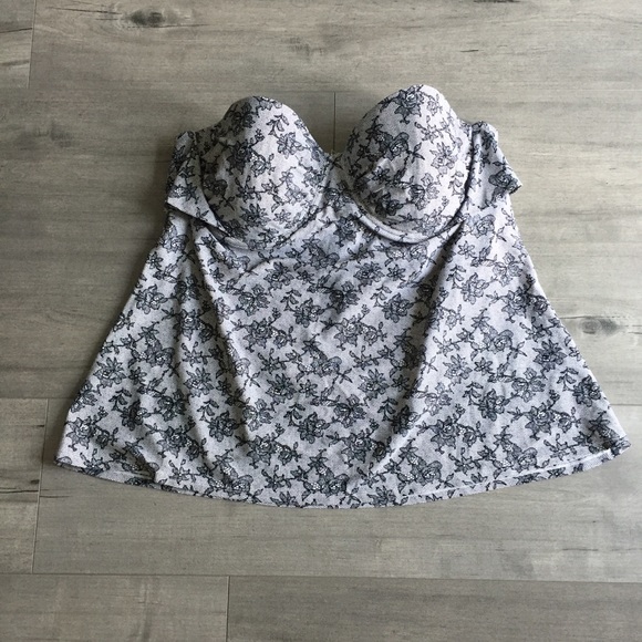 Smart & Sexy Swimsuit Top - Picture 1 of 3